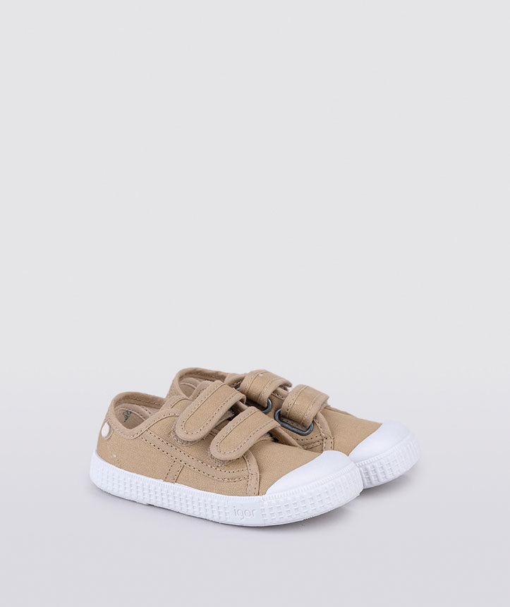 IGOR canvas shoes with velcro, breathable and light. Unisex tennis shoes for adventurous little feet . Provided by local family online store Greenmont Kids.