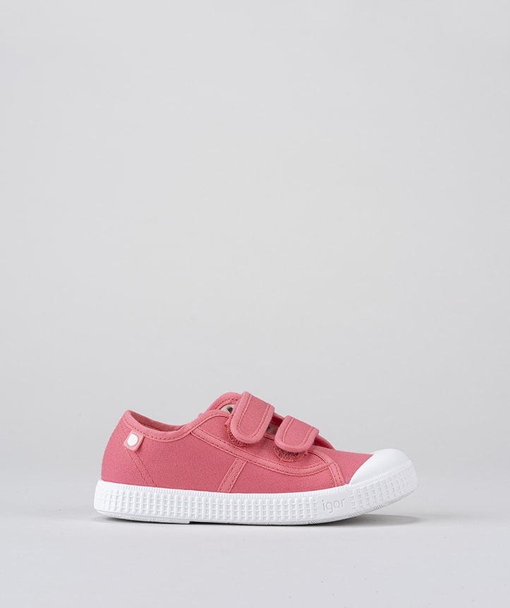 IGOR canvas shoes with velcro, breathable and light. Unisex tennis shoes for adventurous little feet . Provided by local family online store Greenmont Kids.