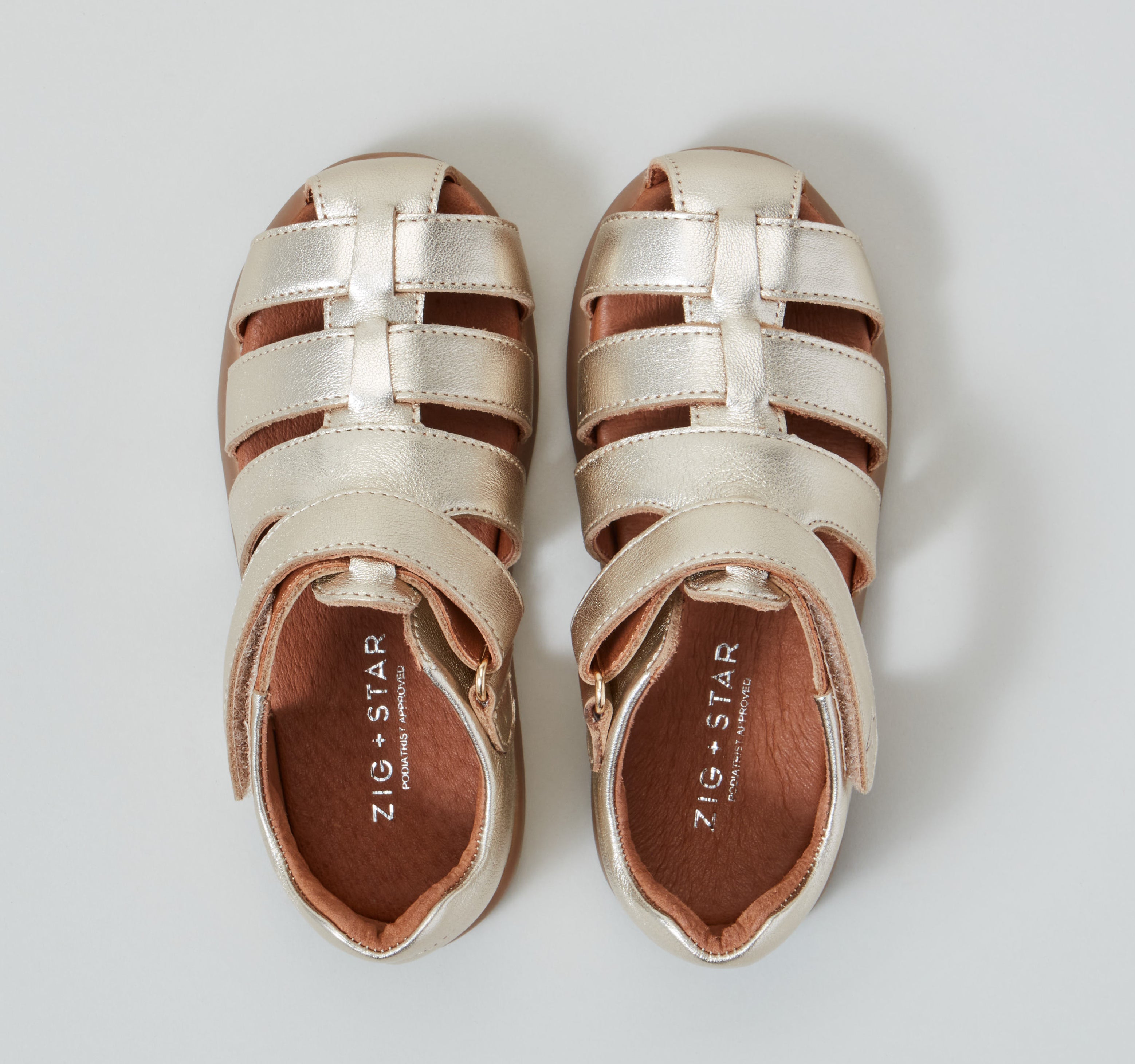 COSMIC closed-toe sandal, gold, zig + star