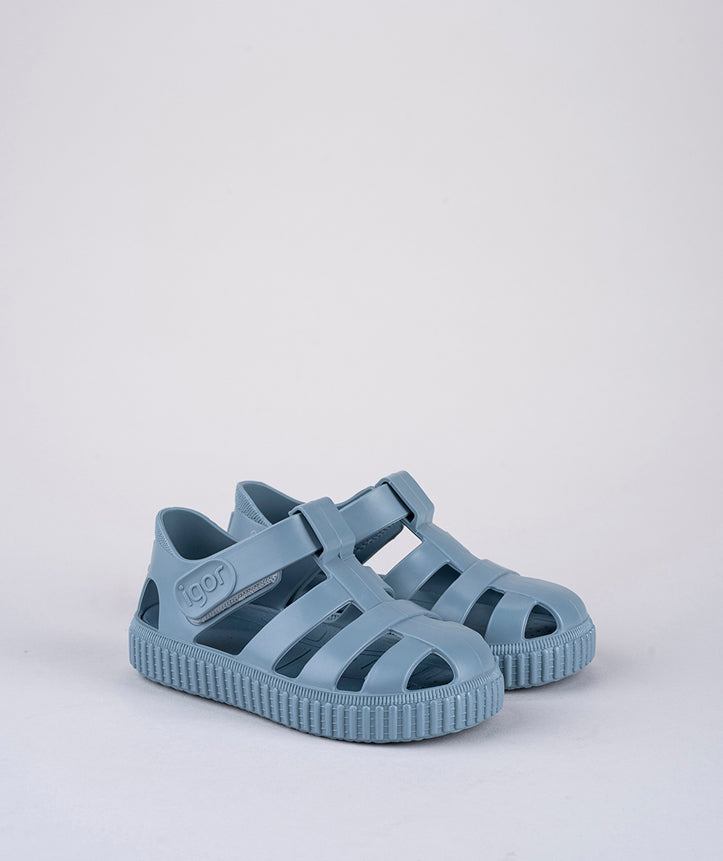 IGOR jelly sandals, ocean grey blue color. Unisex jellies for summer fun by the pool or as a beach shoes. provided by local family business Greenmont.
