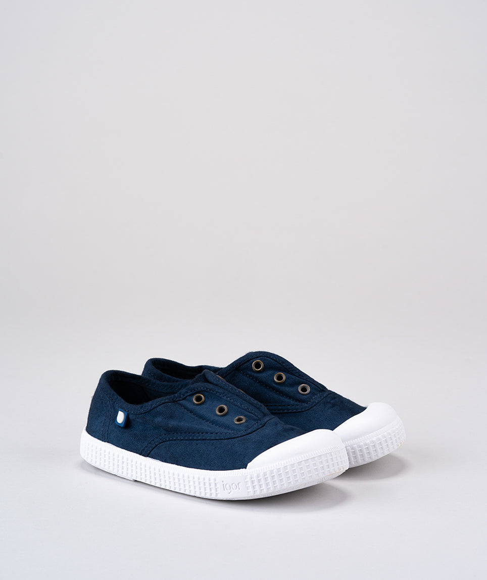 IGOR canvas tennis shoes, breathable in navy color. Unisex tennis shoes for adventurous little feet  . provided by local family business Greenmont.